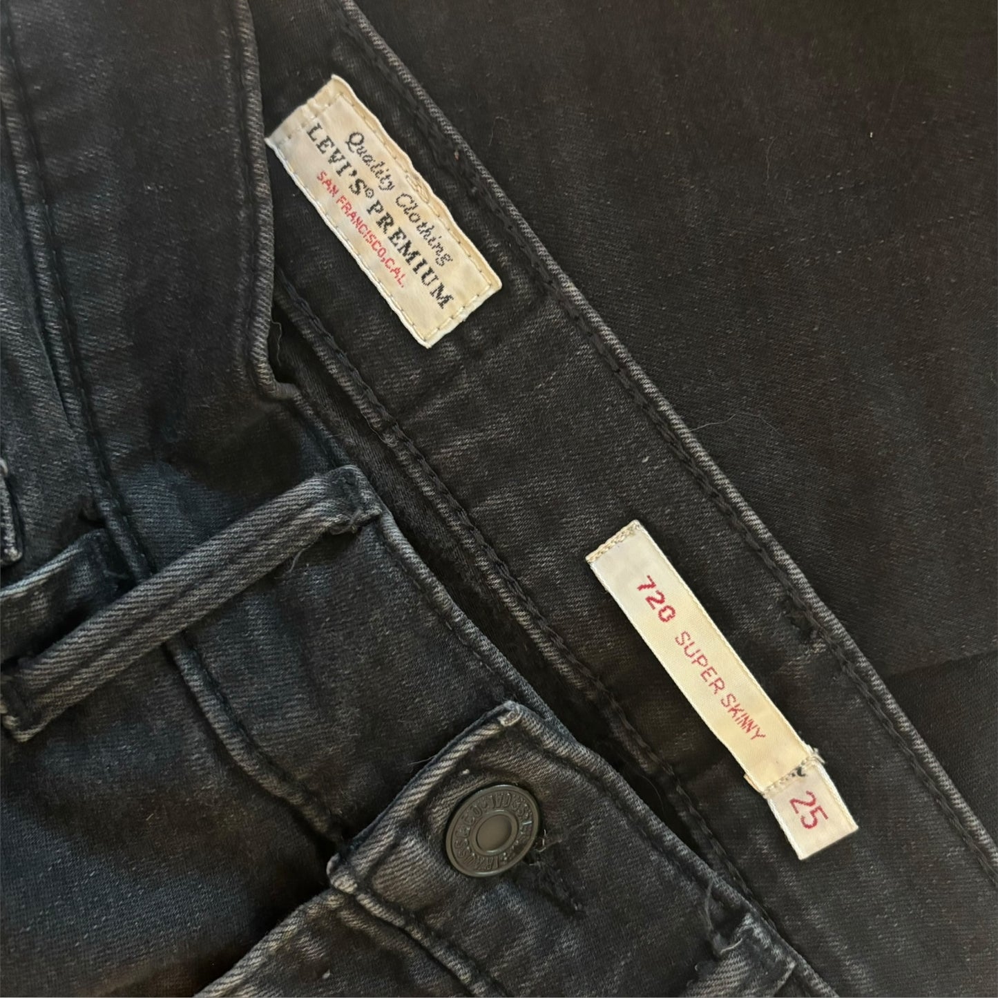 Levi's Black Skinny Jeans