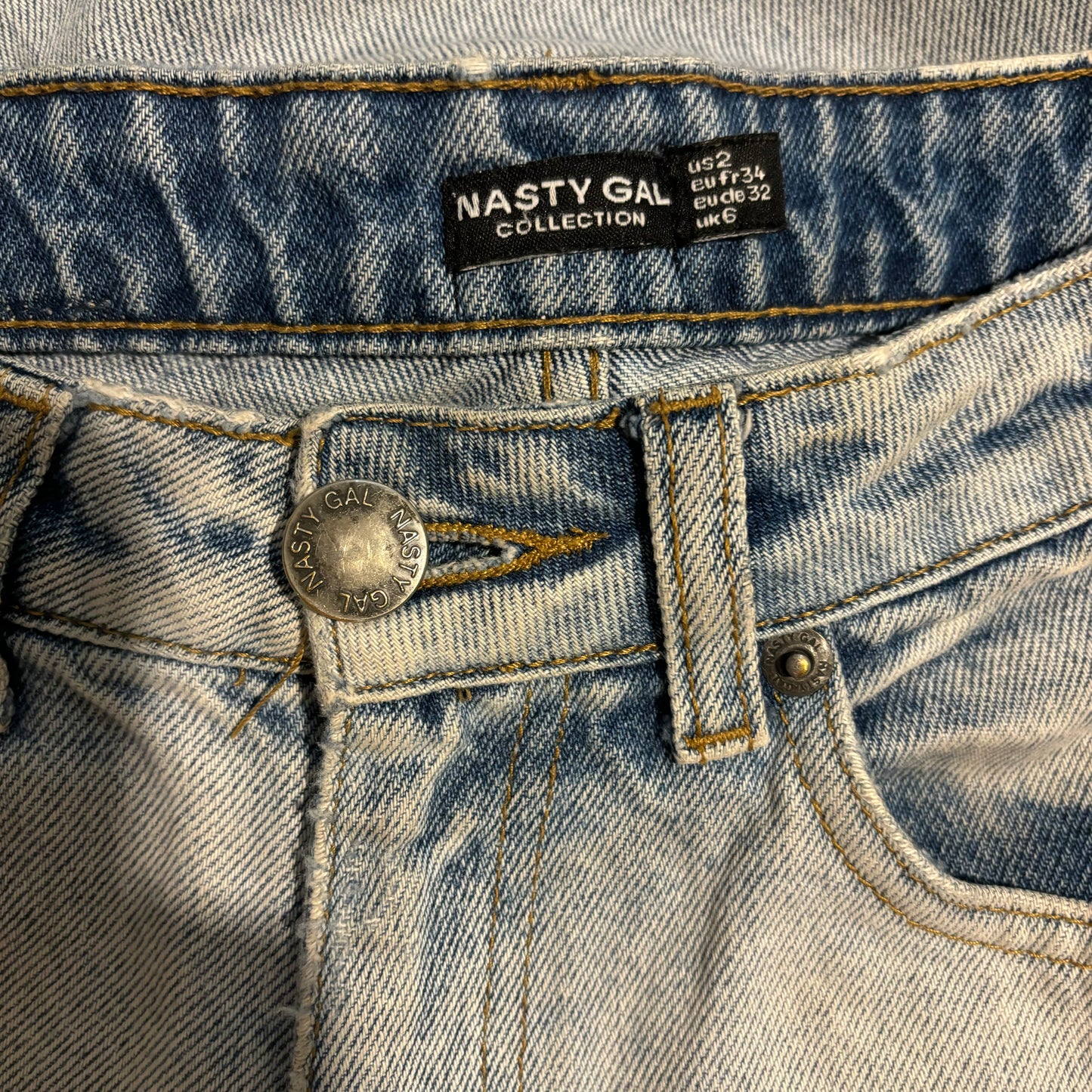 Distressed Oversized Jeans